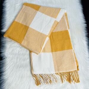 Banana Republic Factory Gold and Cream Blanket Scarf